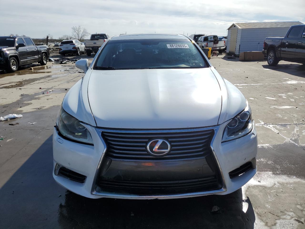 2014 Lexus LS - Image 5