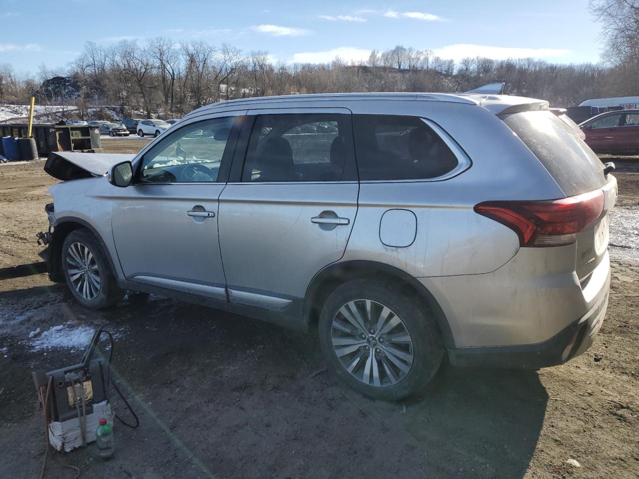 2020 Mitsubishi Outlander - Image 2