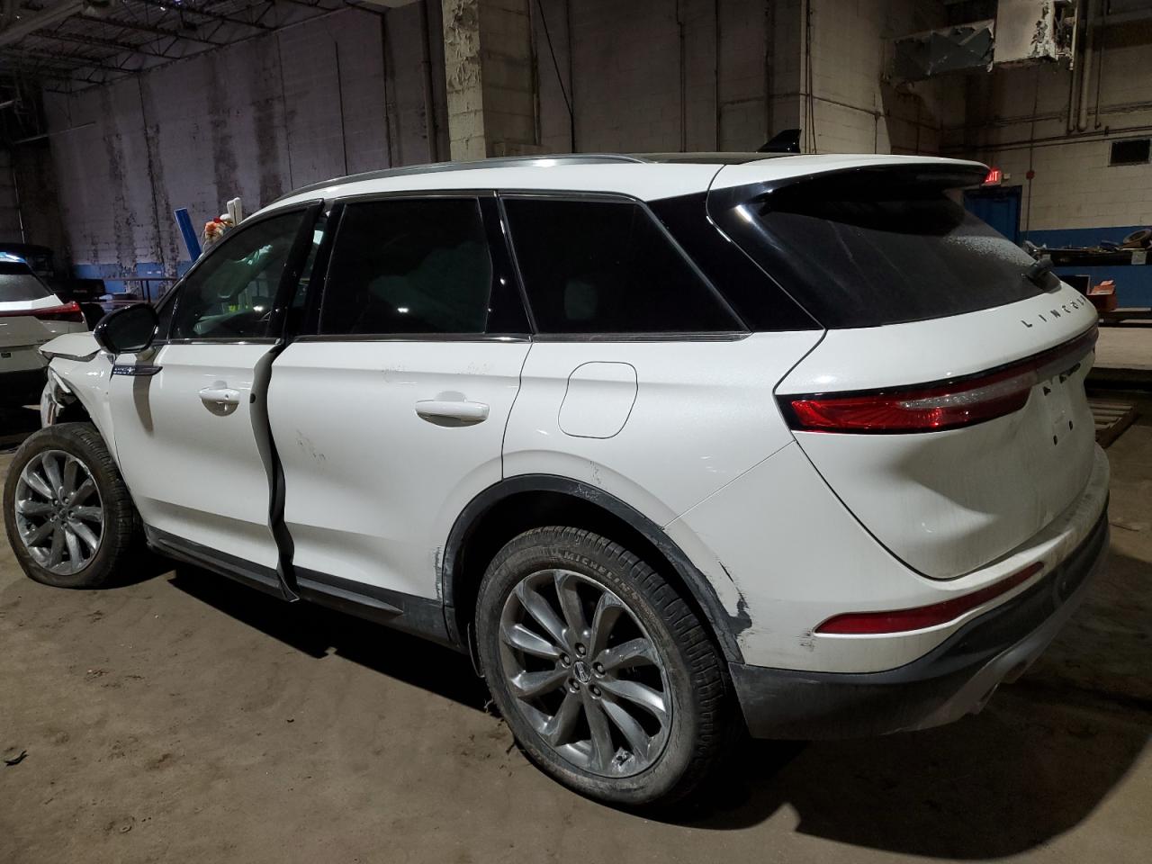 2020 Lincoln Corsair - Image 2