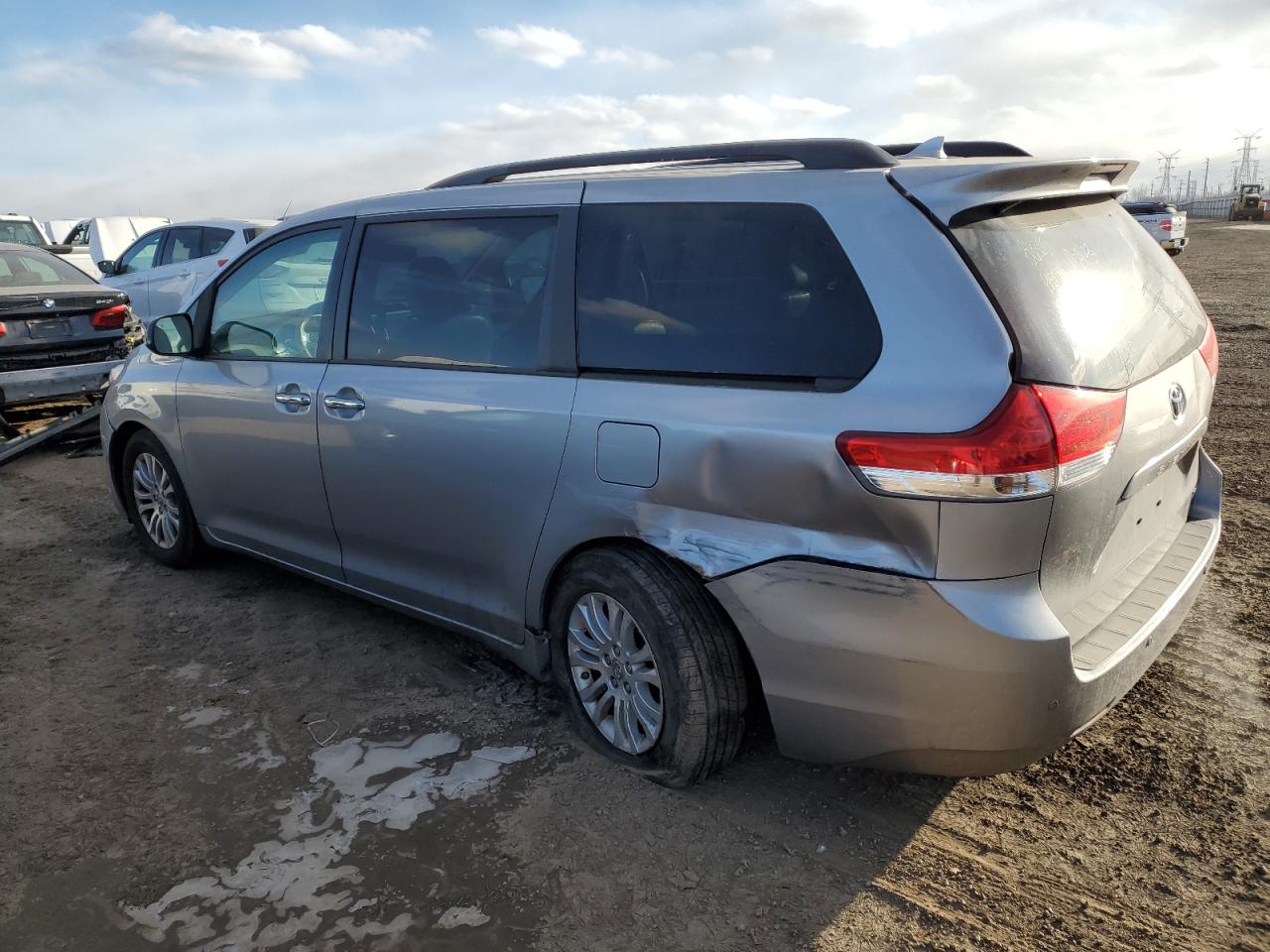 2011 Toyota Sienna - Image 2