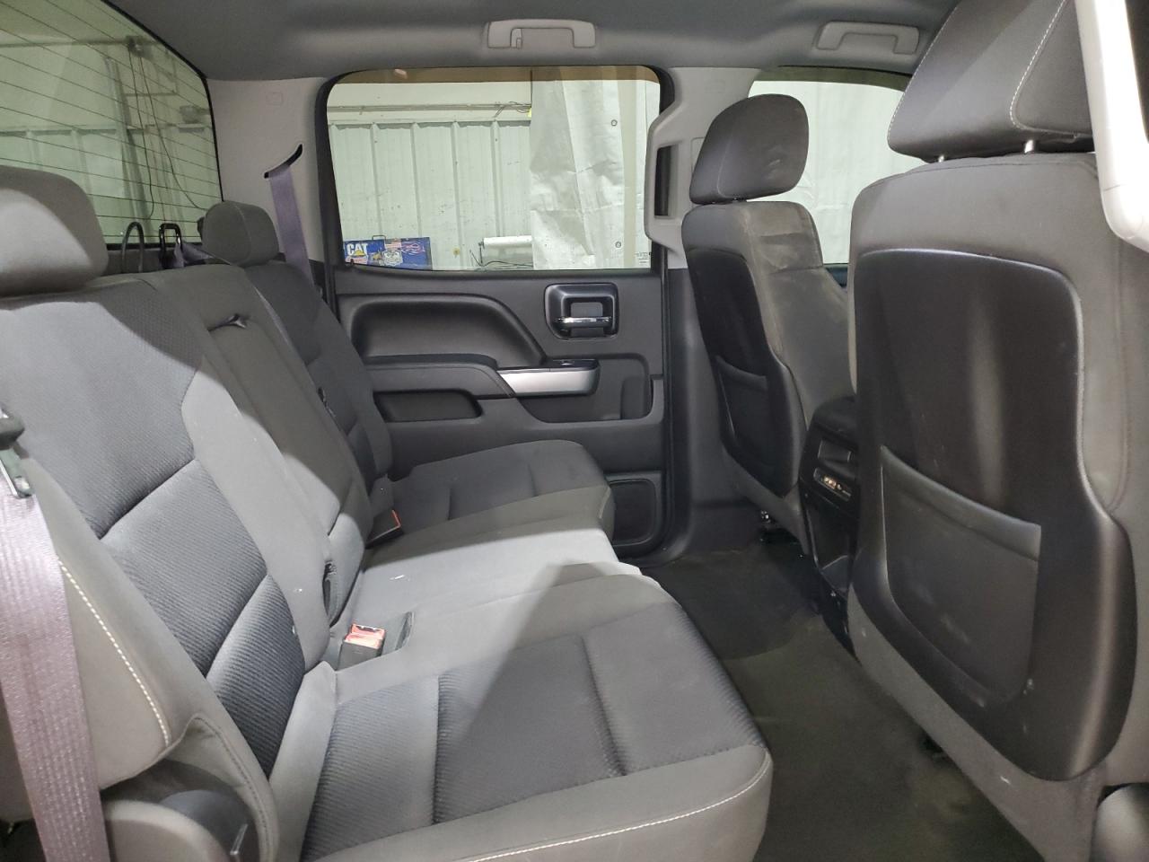 2015 Chevrolet Silverado - Image 10