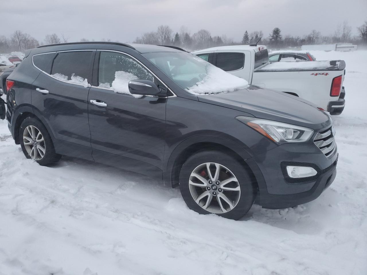 2016 Hyundai Santa Fe - Image 4