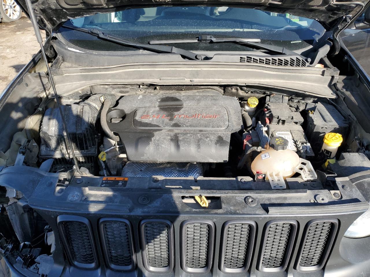 2016 Jeep Renegade - Image 12