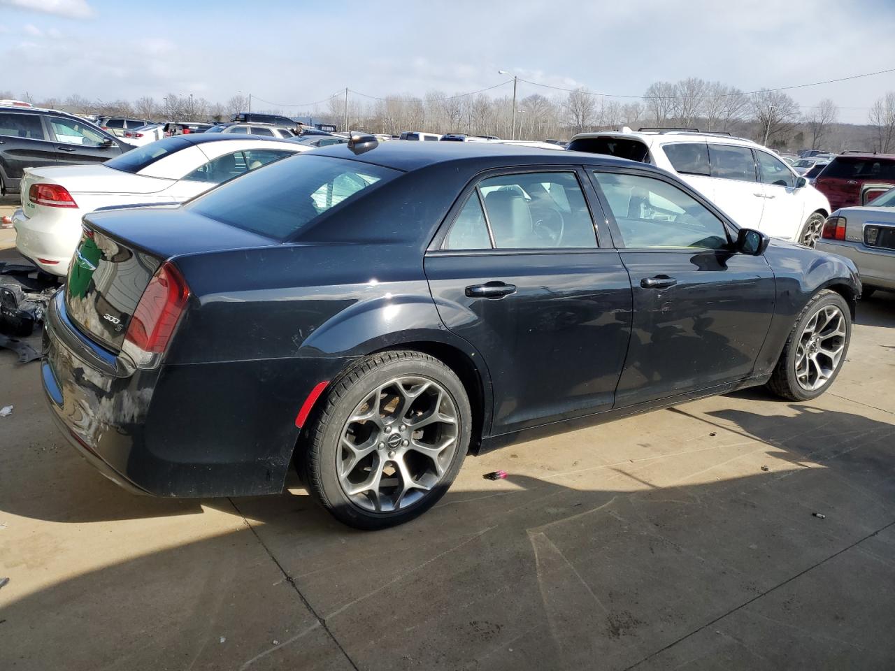 2016 Chrysler 300 - Image 3