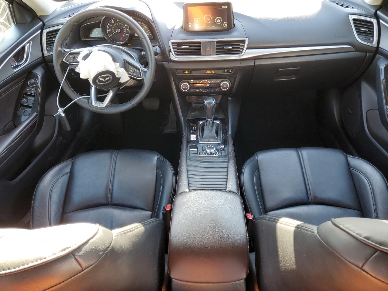 2018 Mazda 3 - Image 8