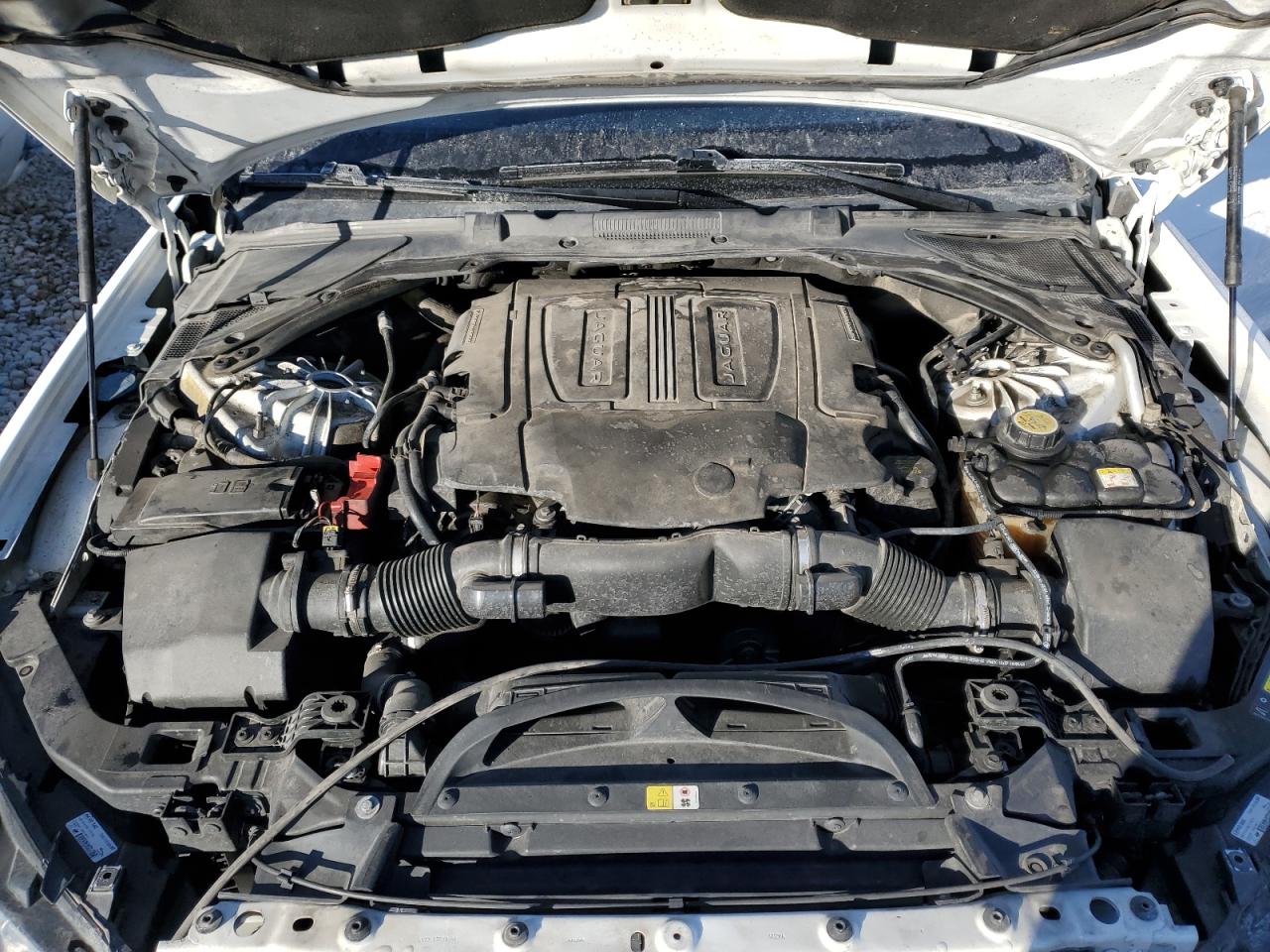 2017 Jaguar XF - Image 11