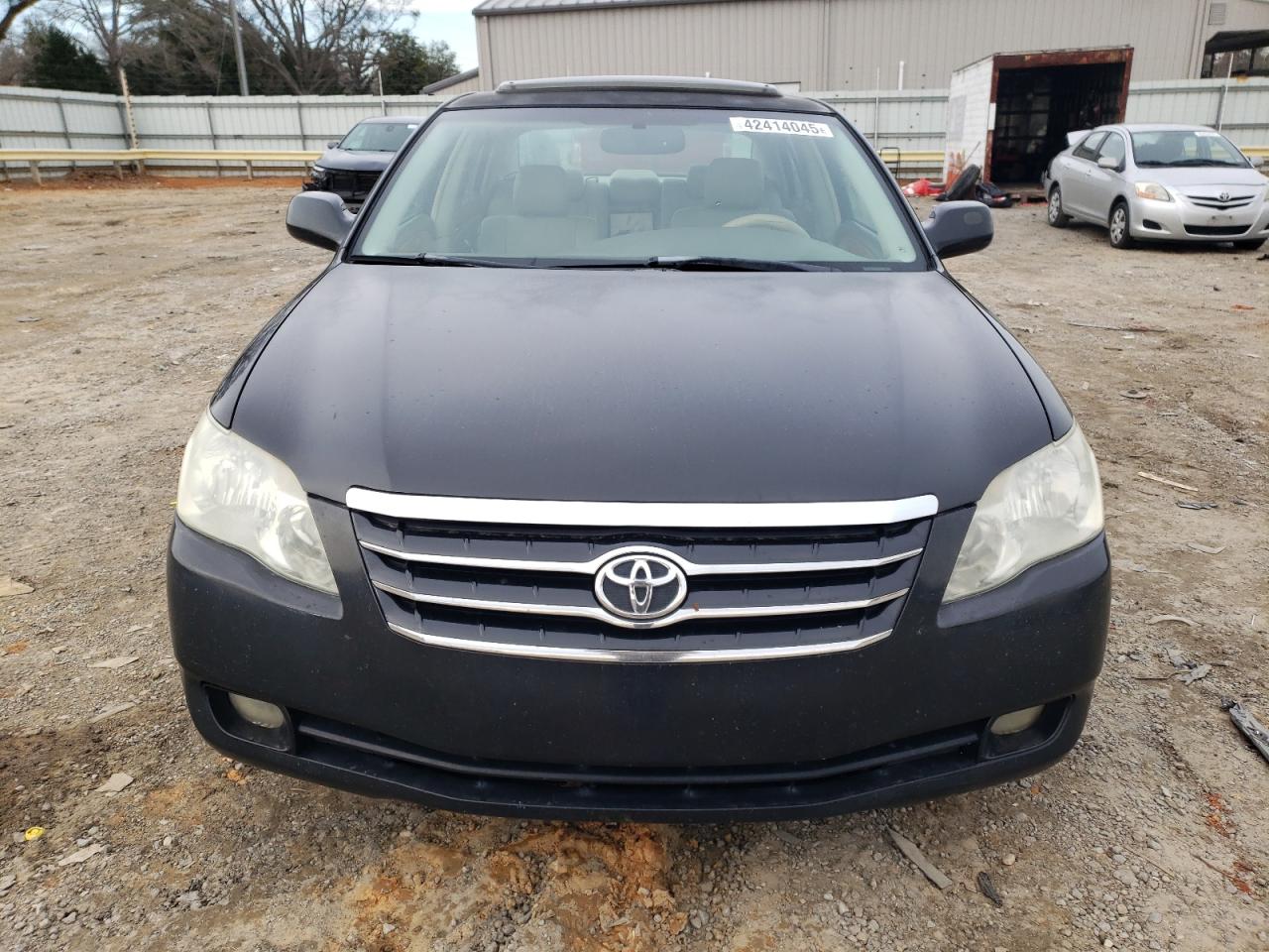 2005 Toyota Avalon - Image 5