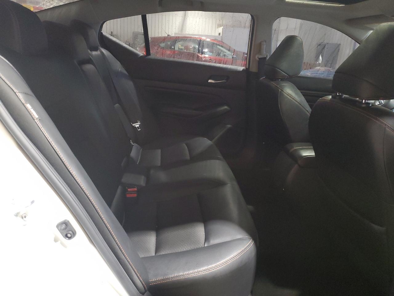 2021 Nissan Altima - Image 10