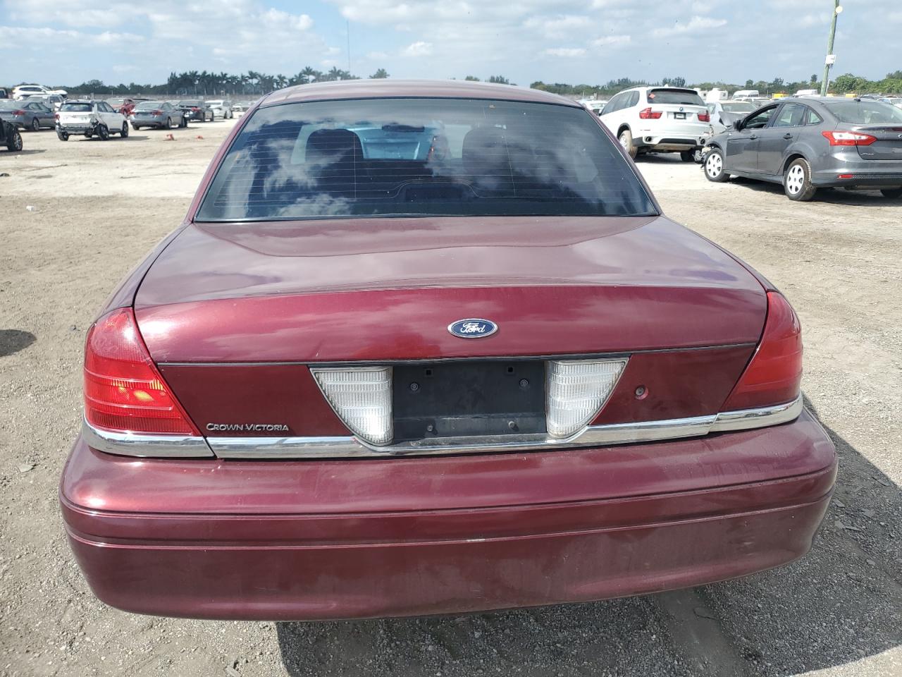 2004 Ford Crown Victoria - Image 6