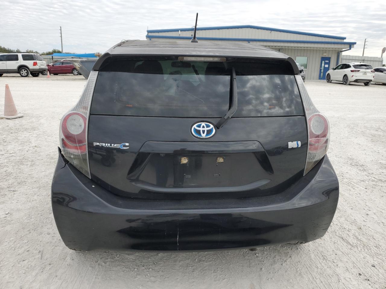 2014 Toyota Prius c - Image 6