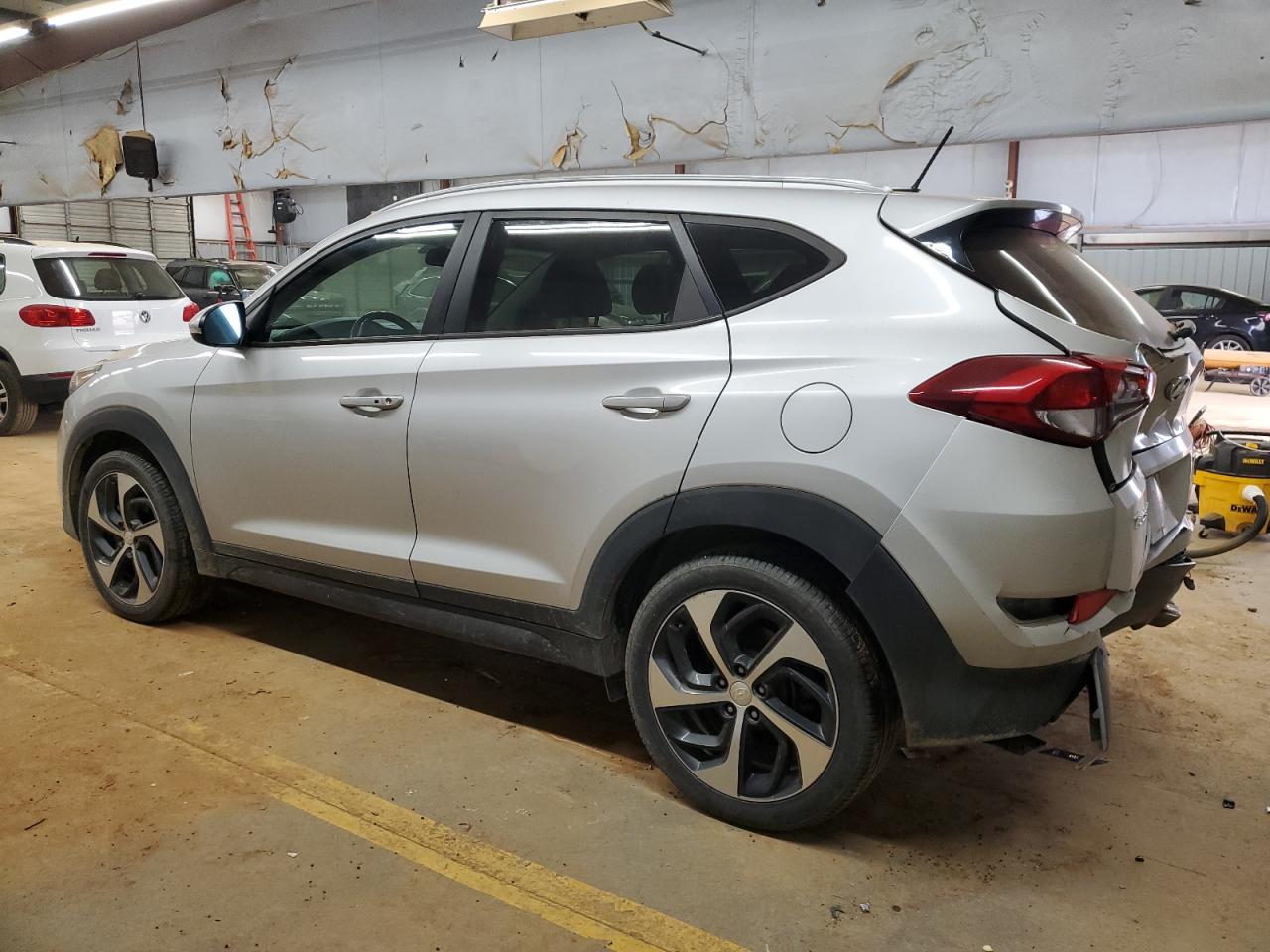 2016 Hyundai Tucson - Image 2