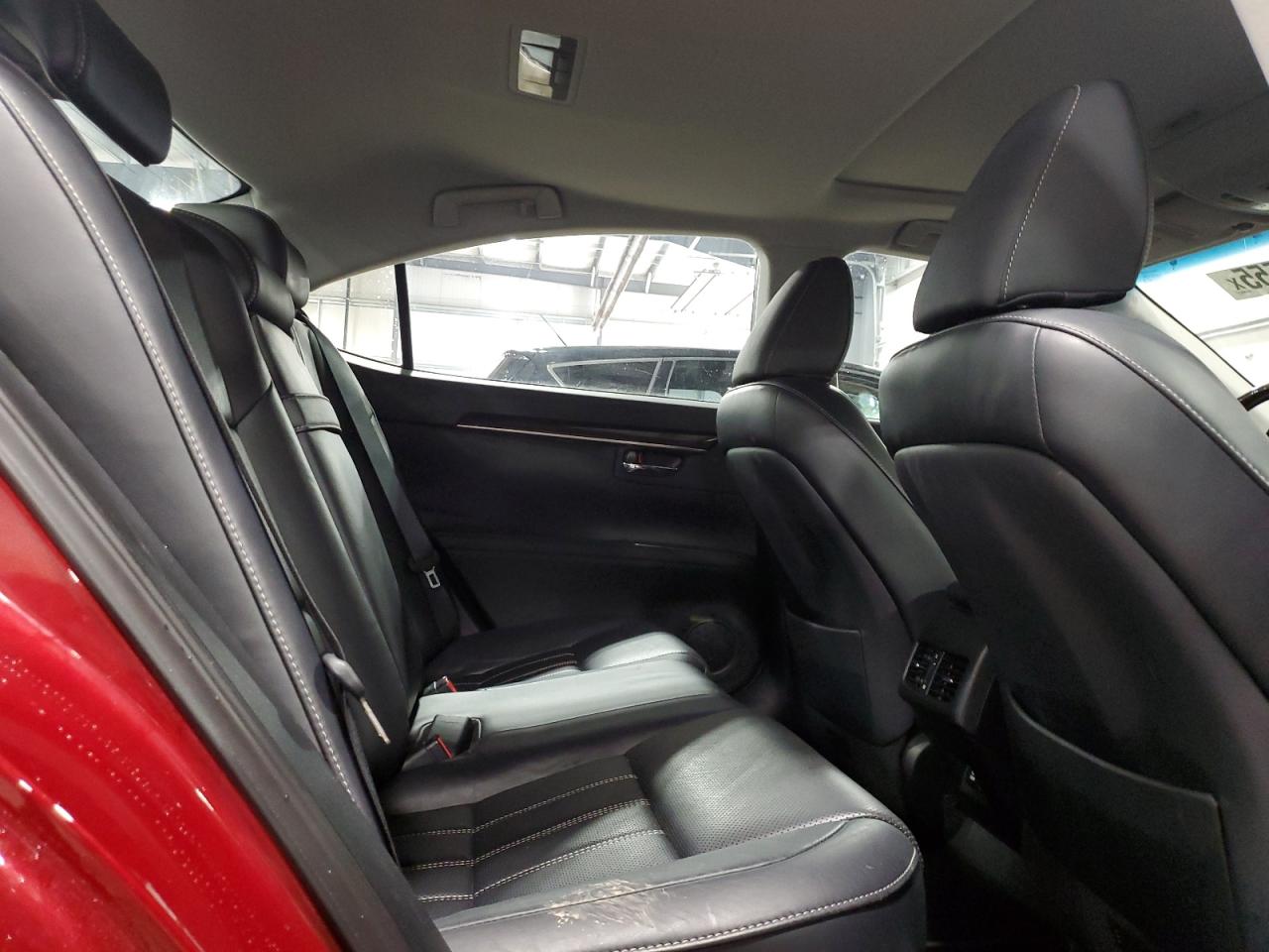 2017 Lexus ES - Image 10