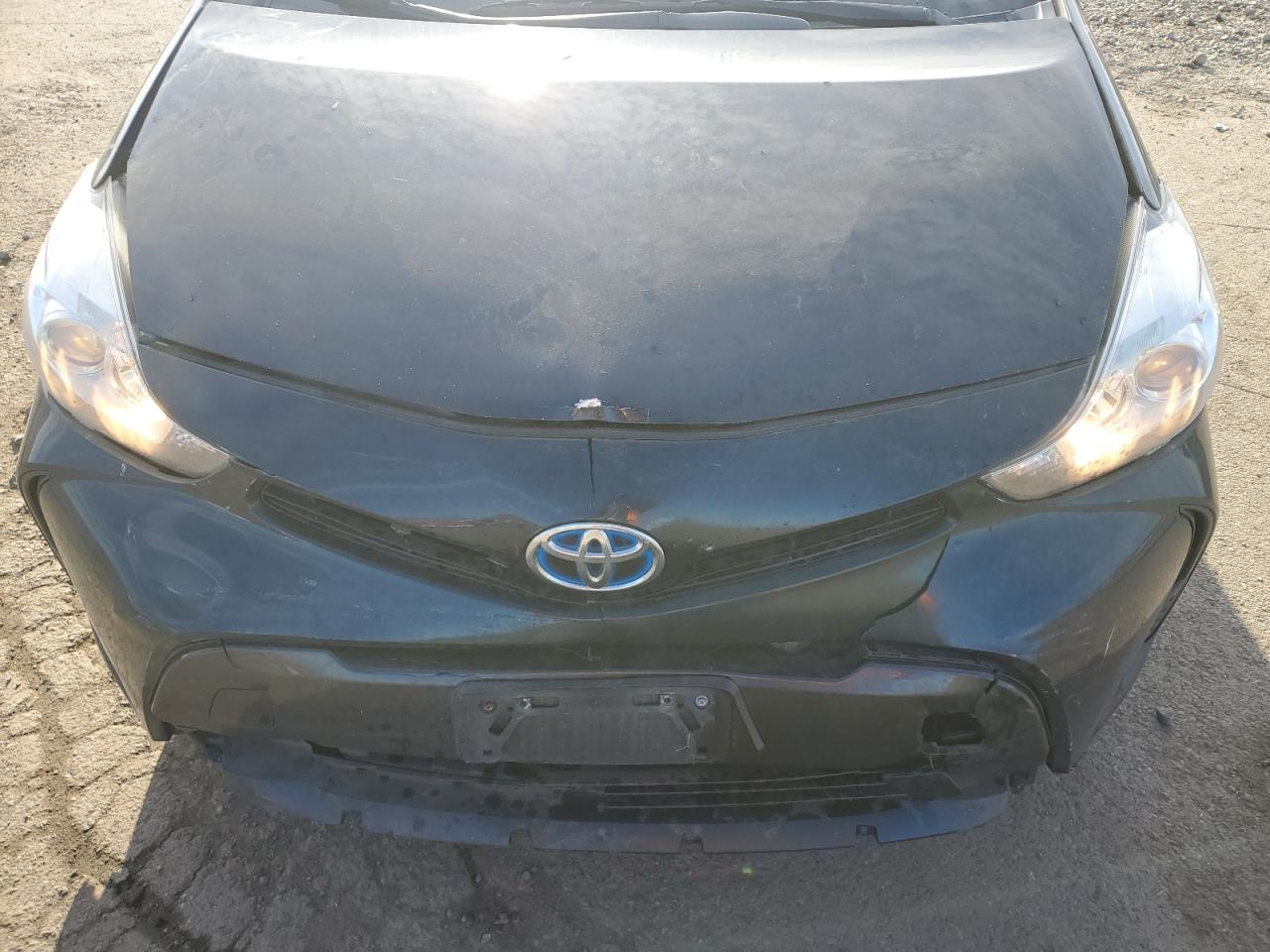 2017 Toyota Prius - Image 12