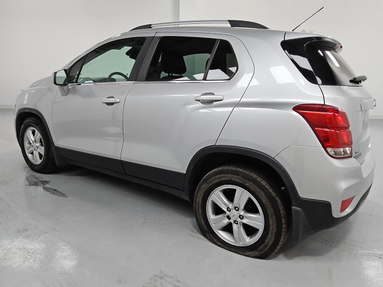 2020 Chevrolet Trax - Image 2