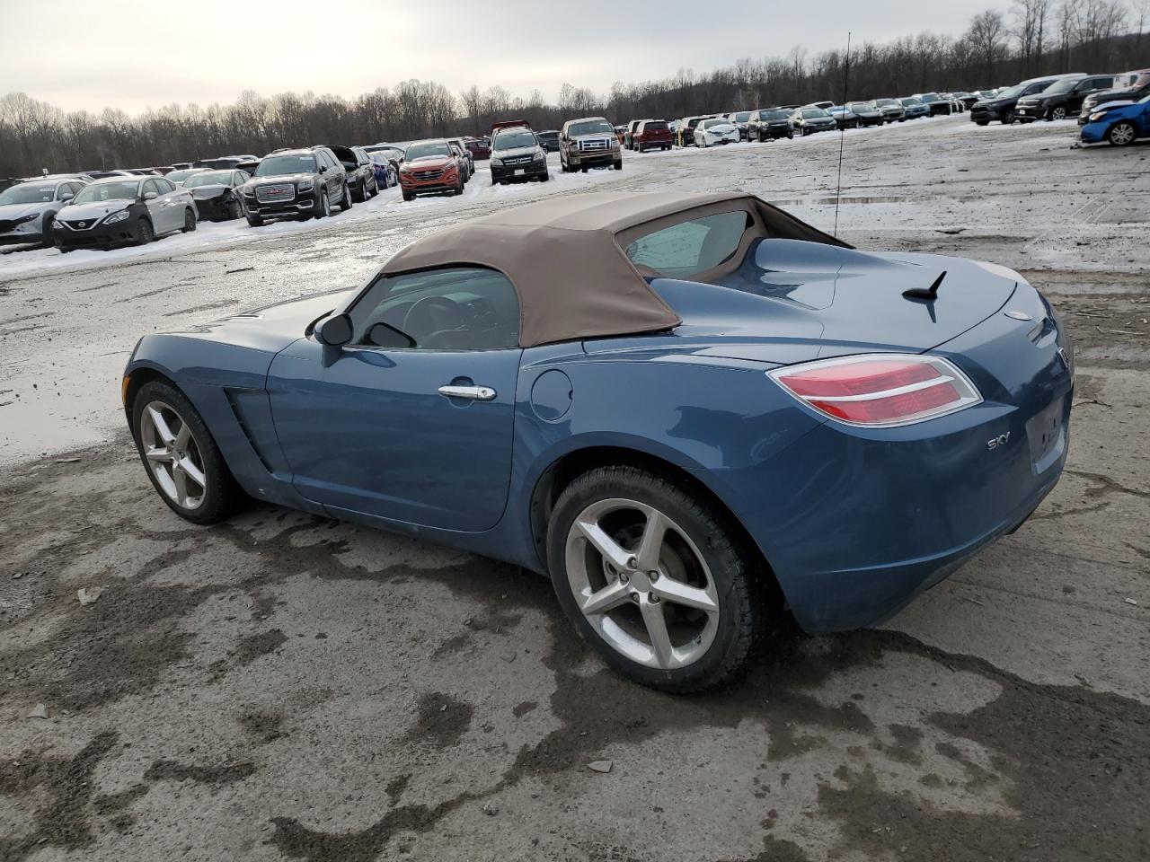 2007 Saturn Sky - Image 2