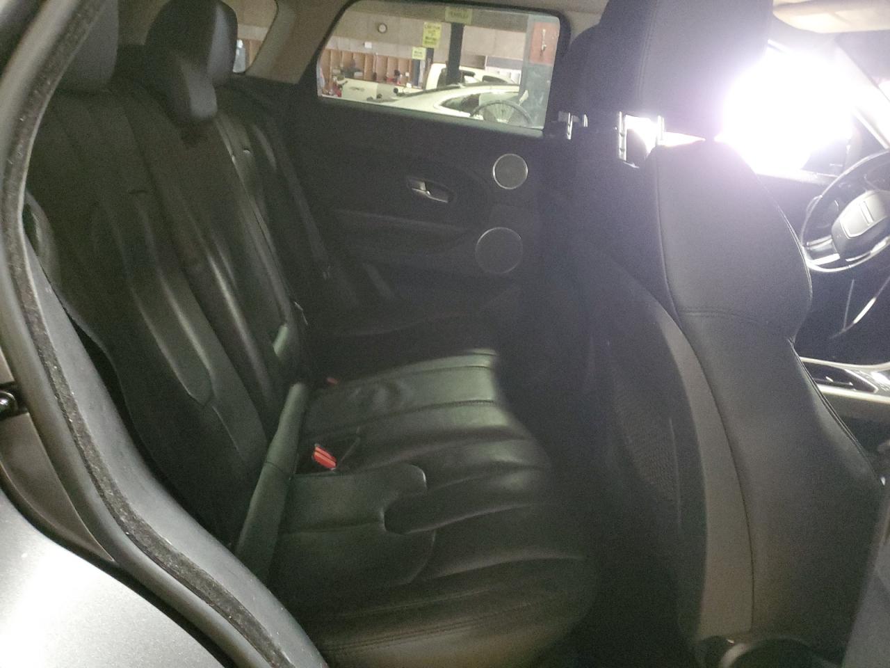 2015 Land Rover Range Rover - Image 11