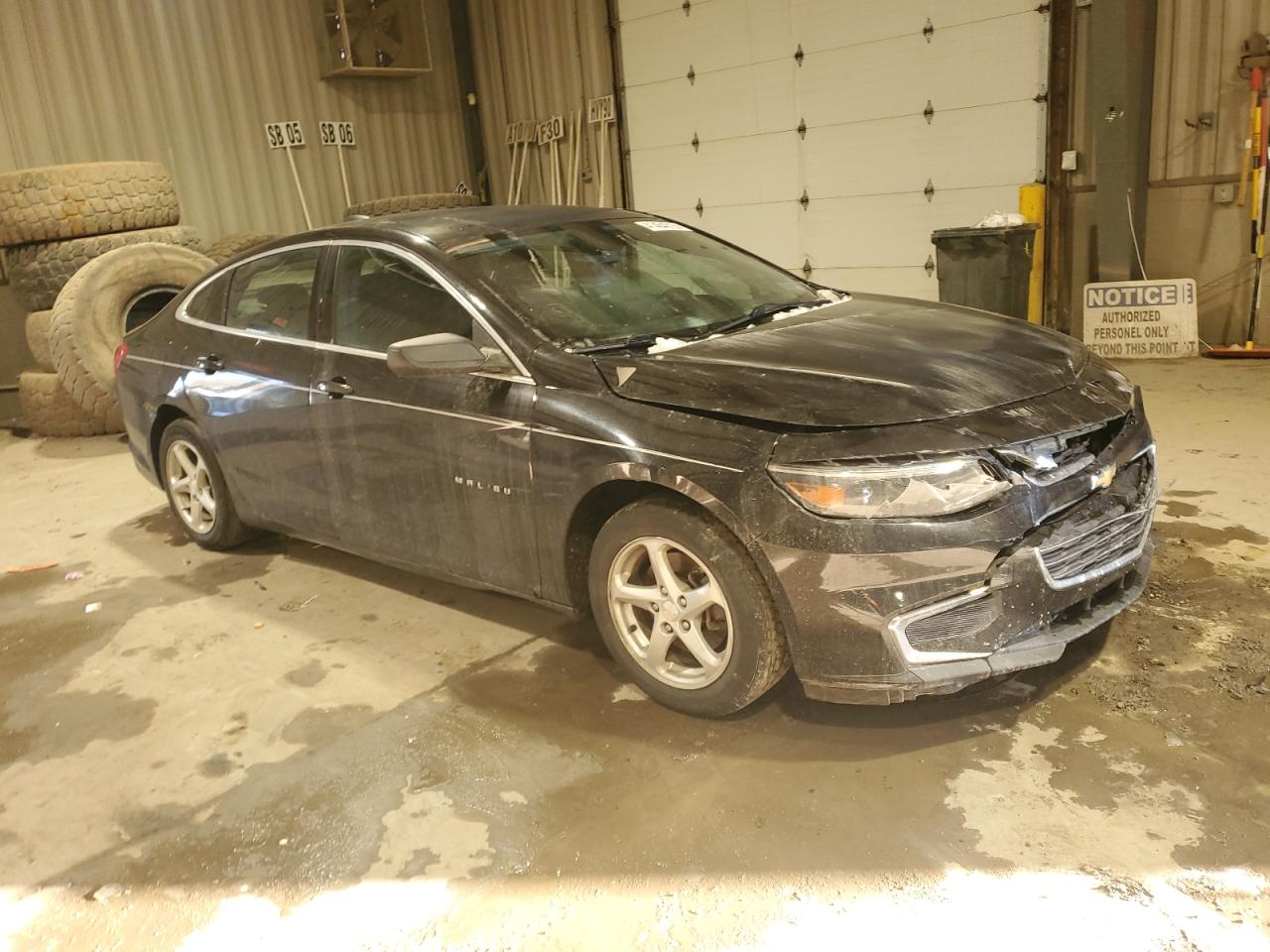2017 Chevrolet Malibu - Image 4