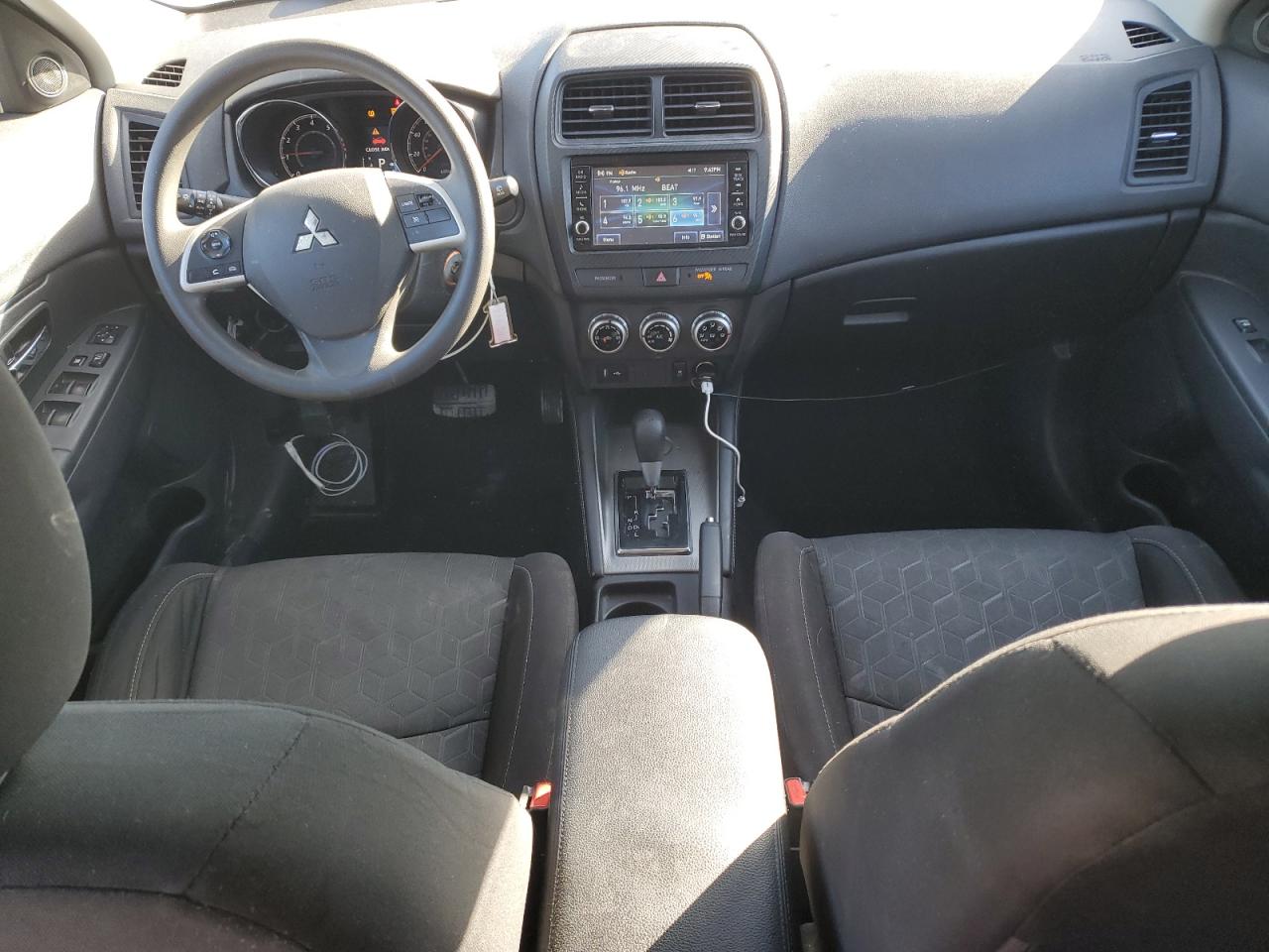 2021 Mitsubishi Outlander - Image 8