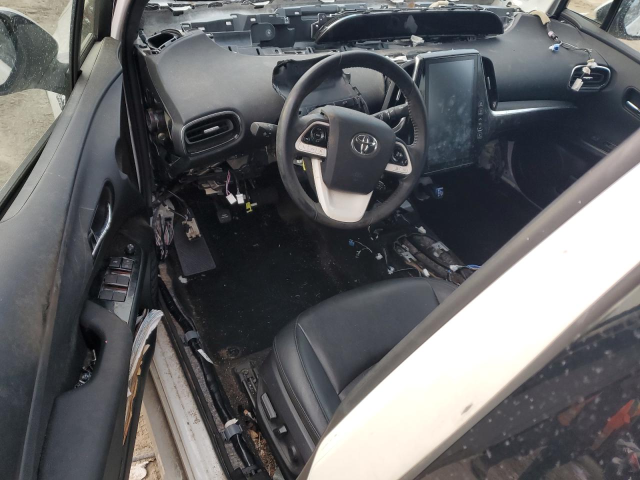 2019 Toyota Prius - Image 8