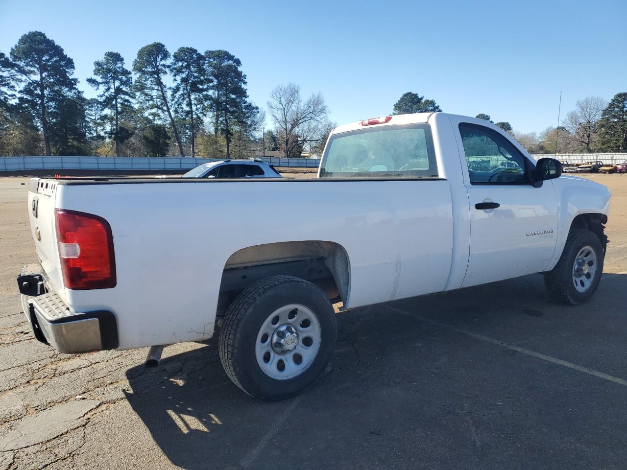 2011 Chevrolet Silverado - Image 3