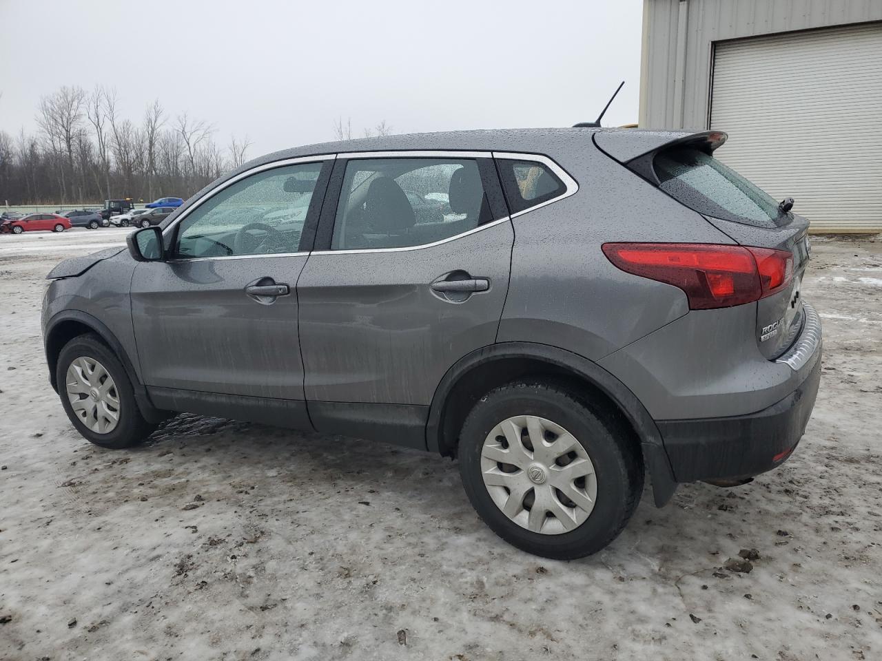 2017 Nissan Rogue - Image 2