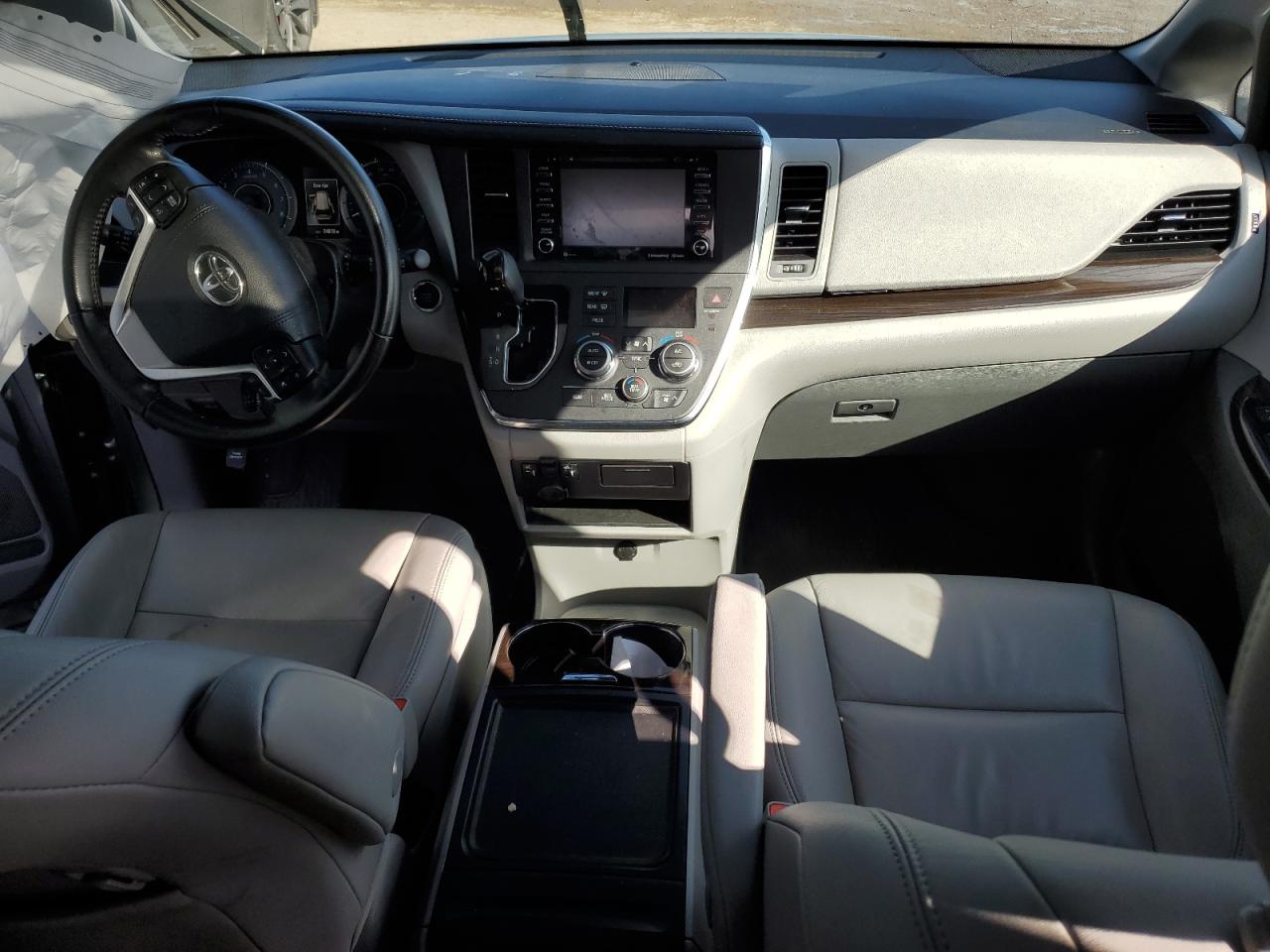 2019 Toyota Sienna - Image 8