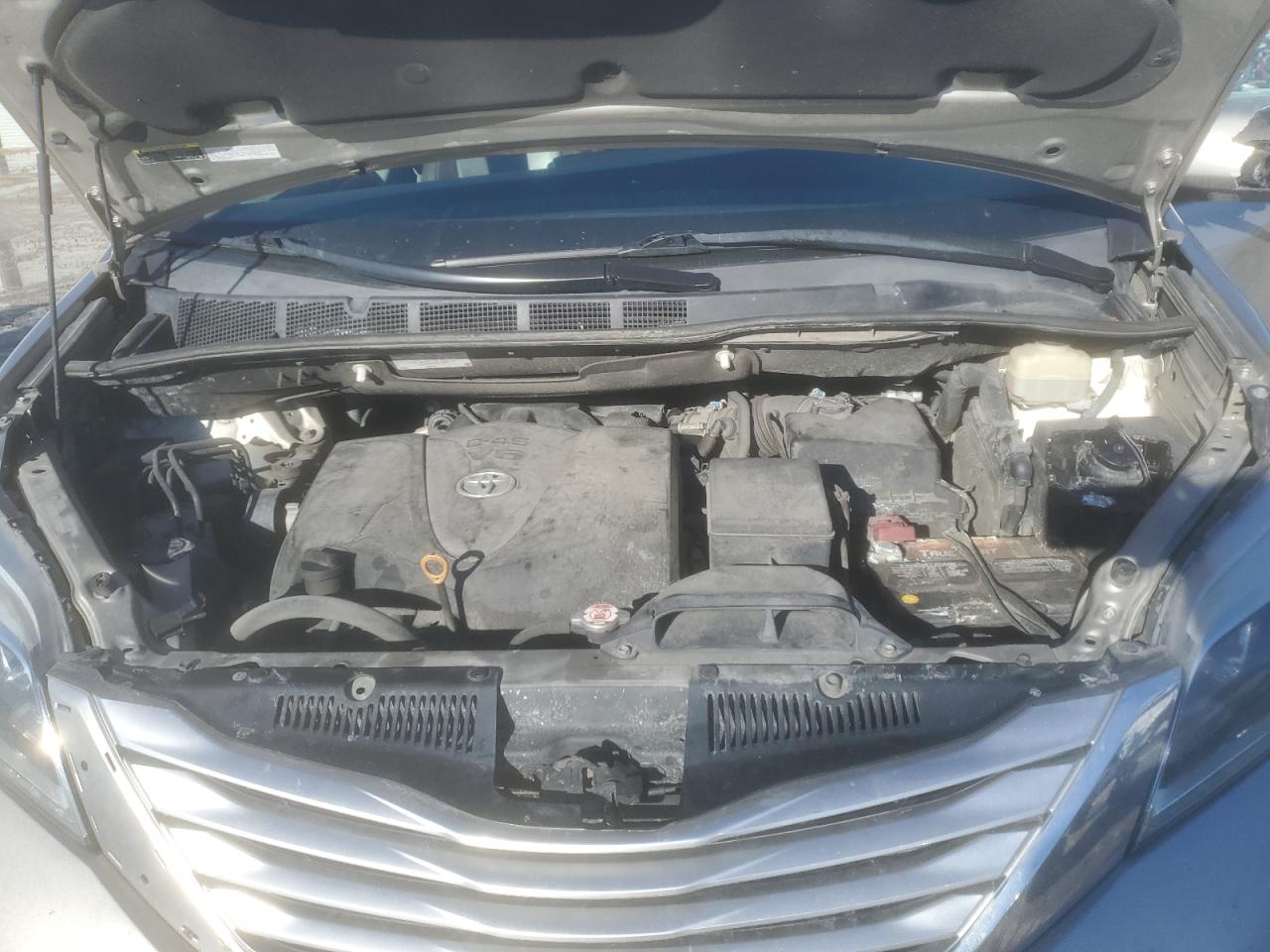 2017 Toyota Sienna - Image 12