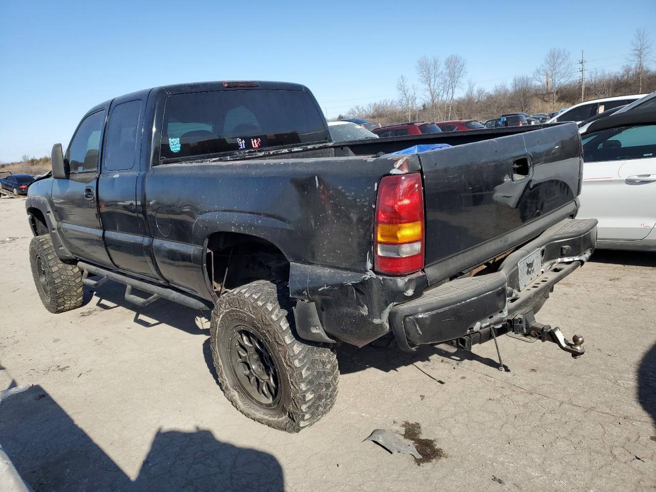 2003 GMC Sierra - Image 2