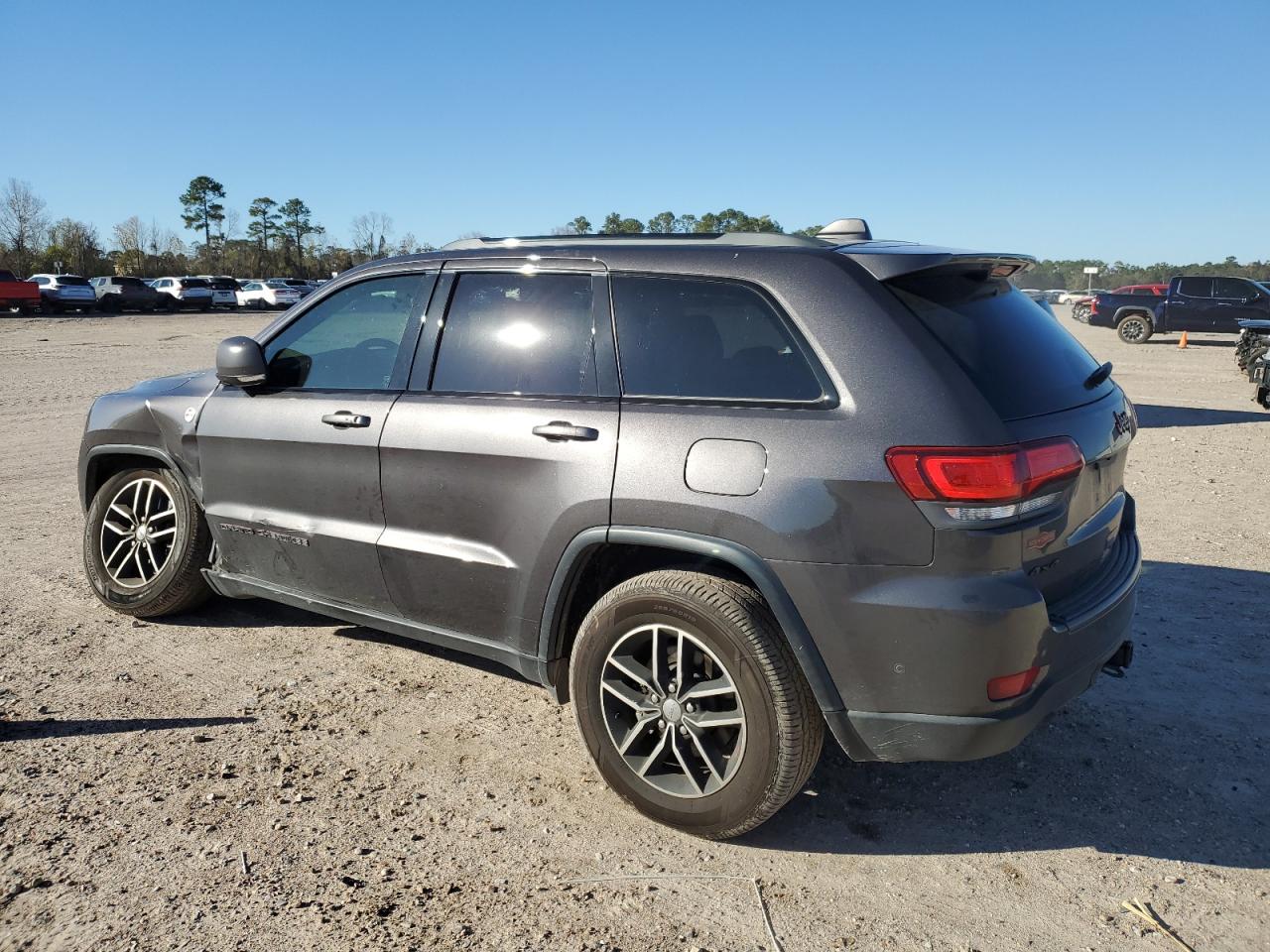 1C4RJFLT5JC433326 2018 JEEP GRAND CHEROKEE - Image 2