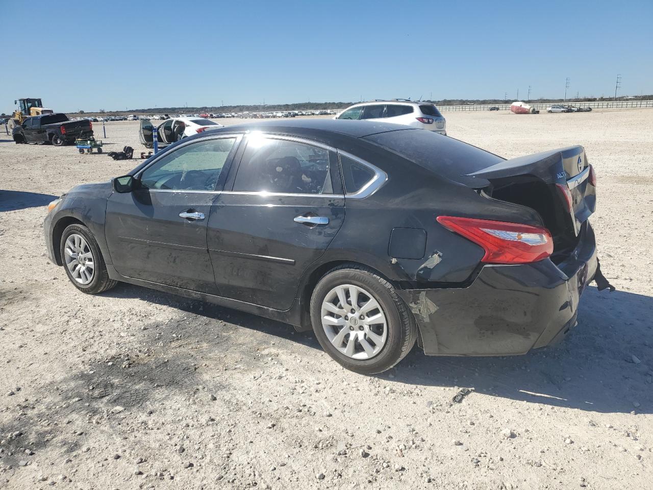 2017 Nissan Altima - Image 2