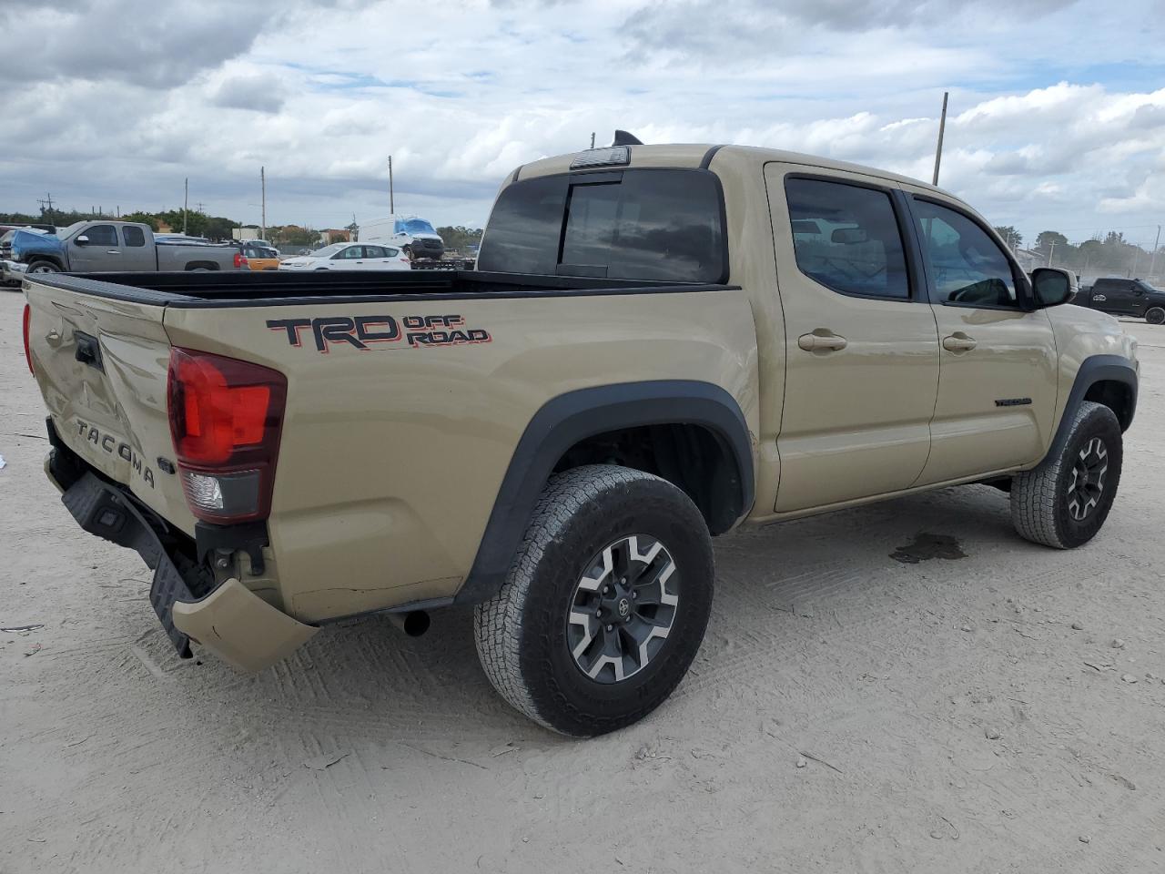 2018 Toyota Tacoma - Image 3