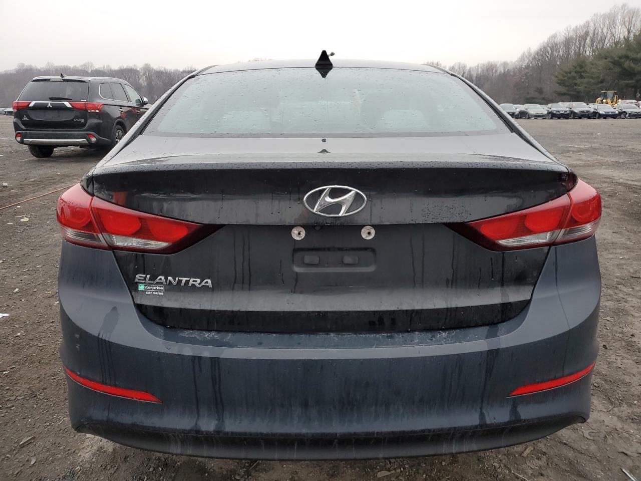 2018 Hyundai Elantra - Image 6