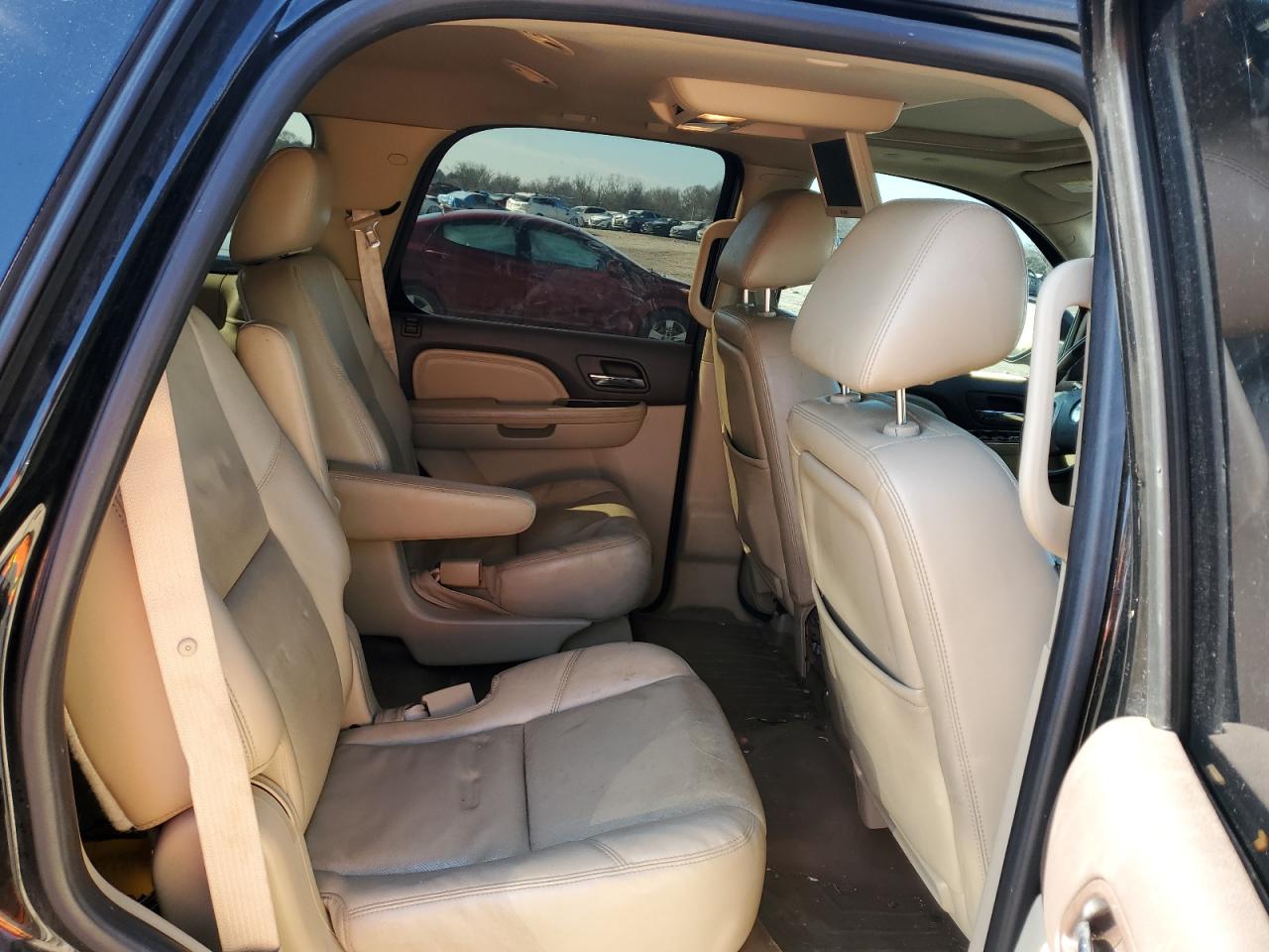 2011 GMC Yukon - Image 12