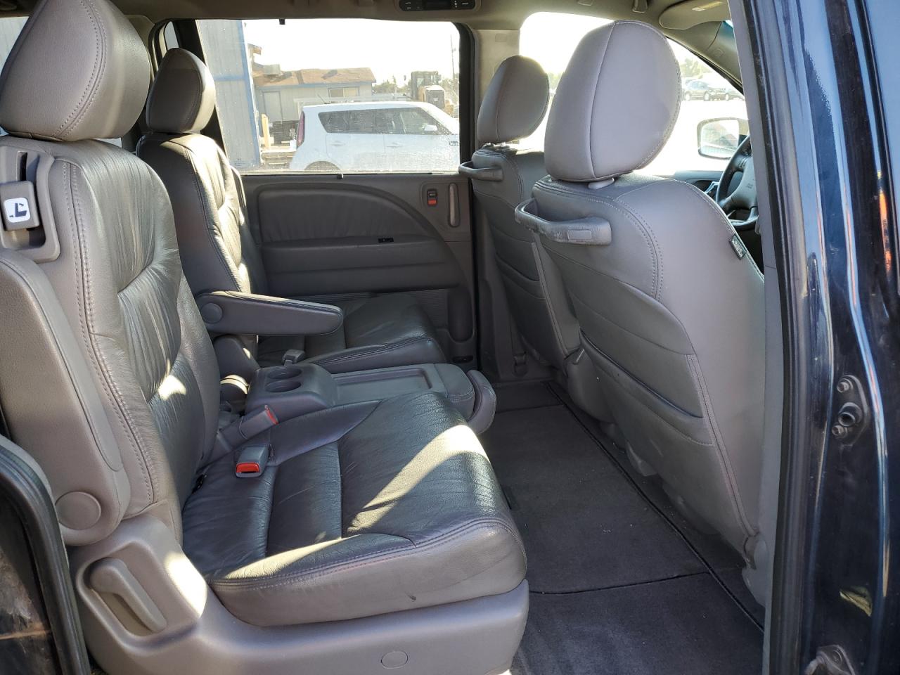 2010 Honda Odyssey - Image 11