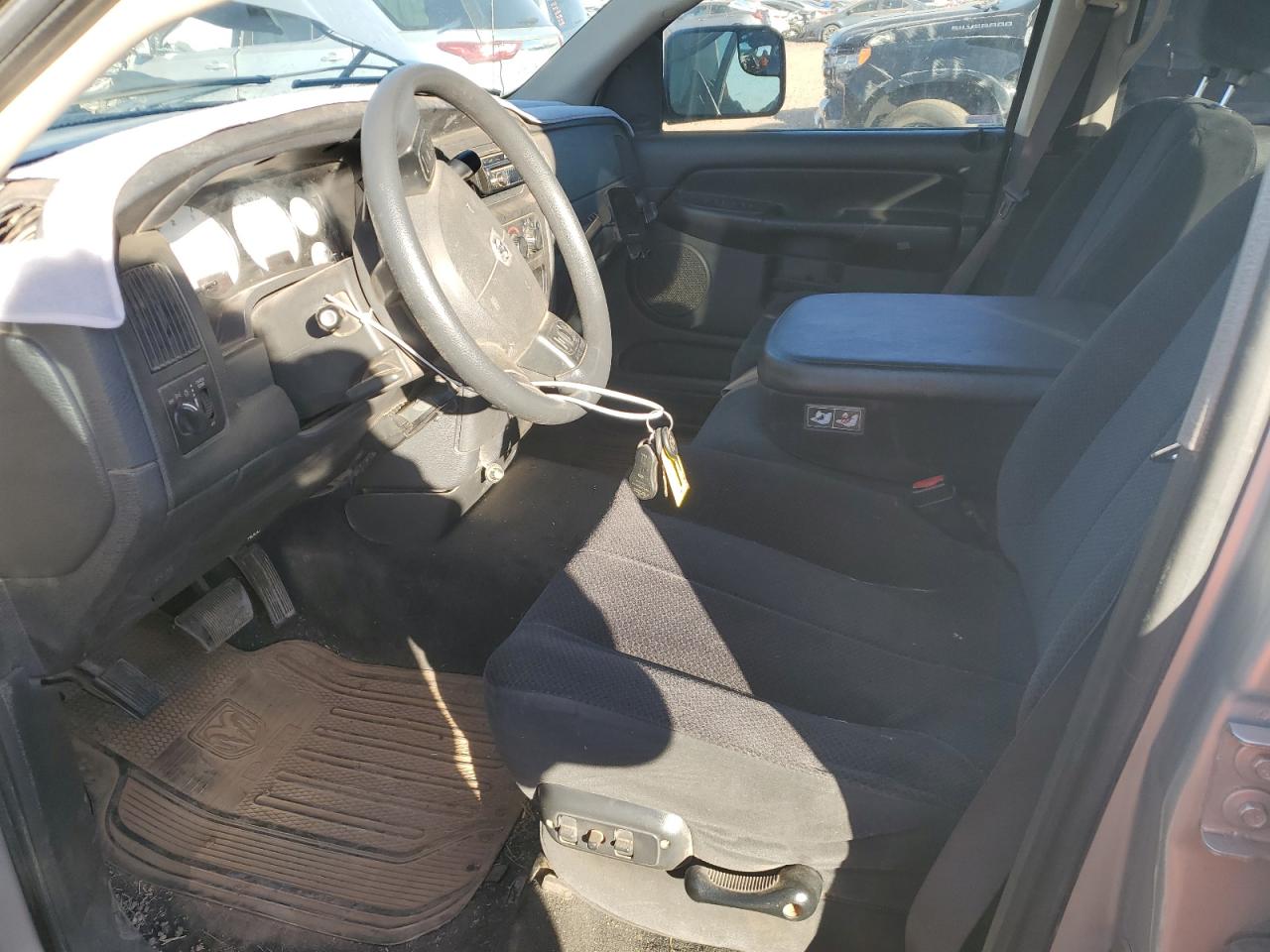 2005 Dodge RAM - Image 7