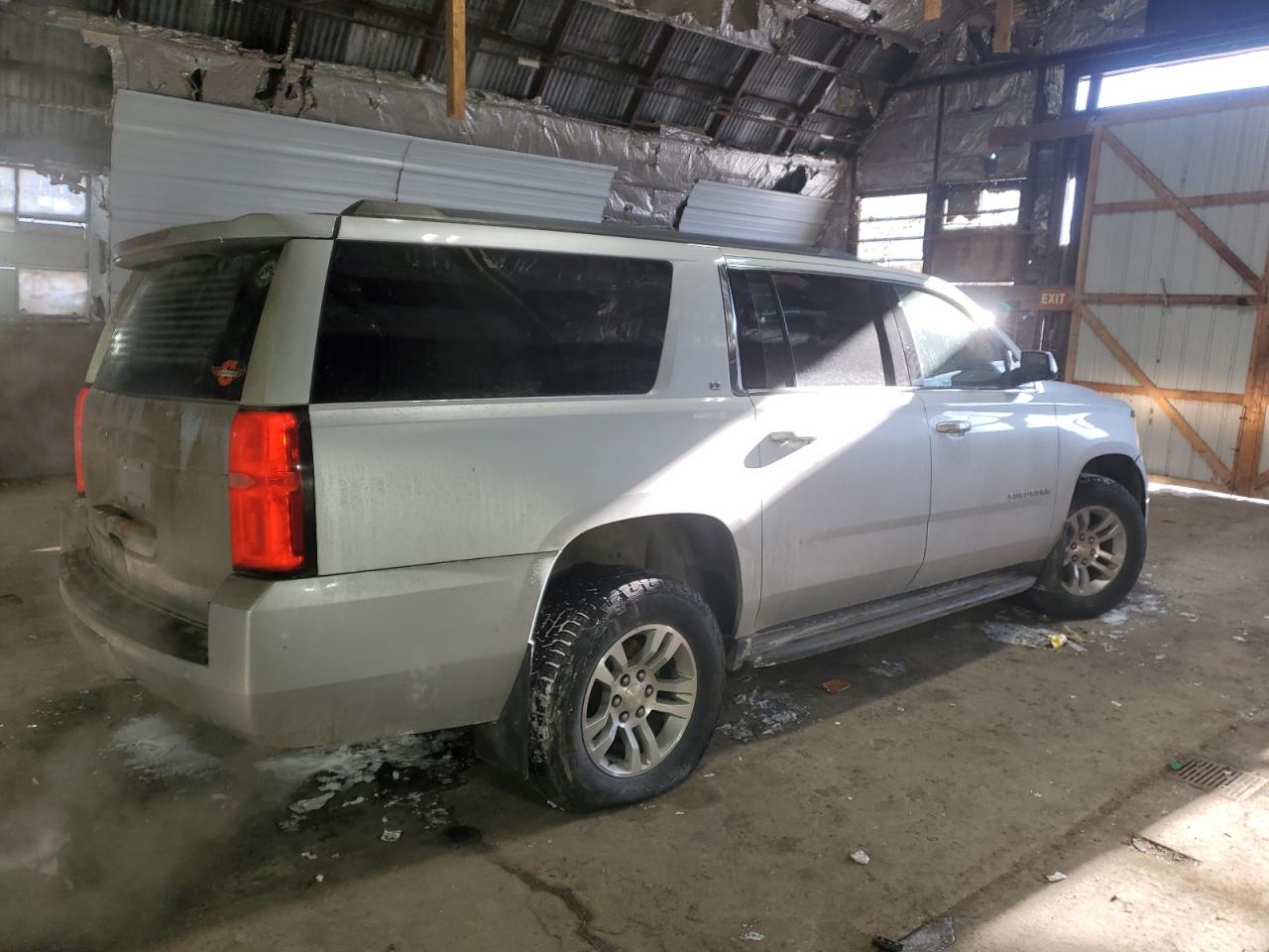 2020 Chevrolet Suburban - Image 3