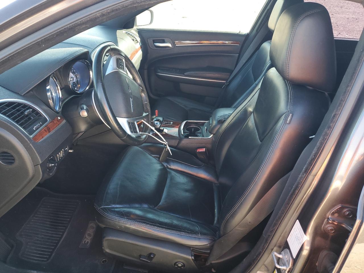 2013 Chrysler 300 - Image 7