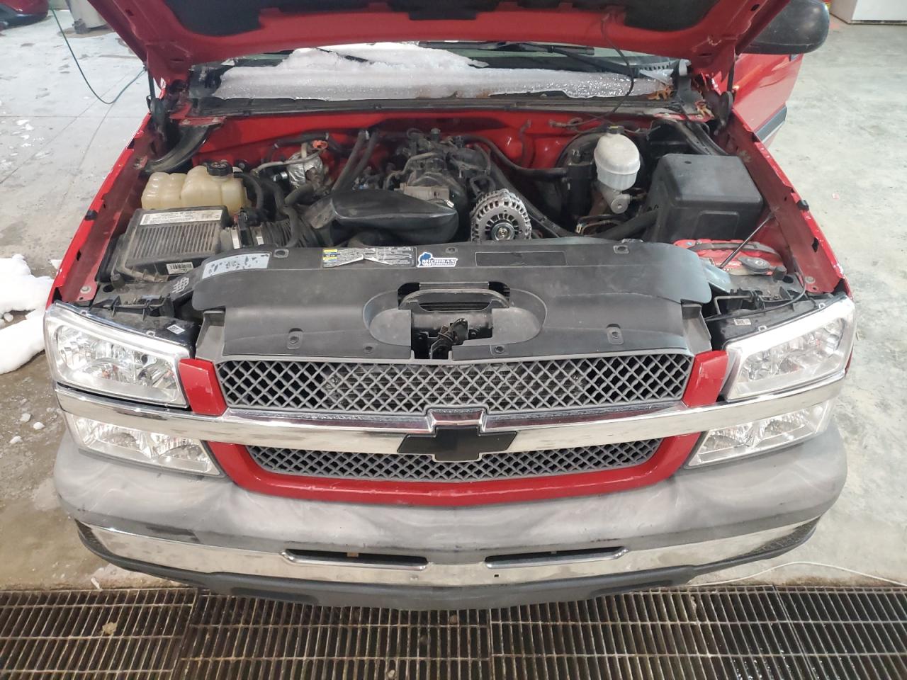 2004 Chevrolet Silverado - Image 11