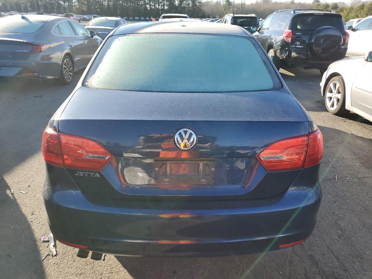 2014 Volkswagen Jetta - Image 6