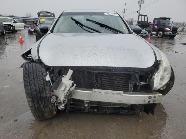 Sedans INFINITI G37 2013 Srebrny