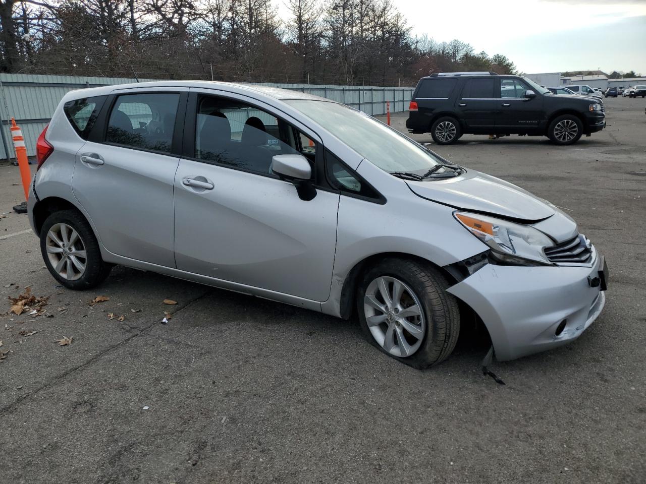 VIN 3N1CE2CP5FL446176 2015 NISSAN VERSA no.4