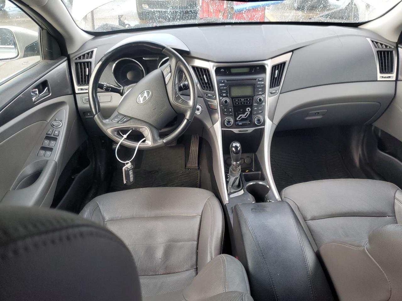 2012 Hyundai Sonata - Image 8