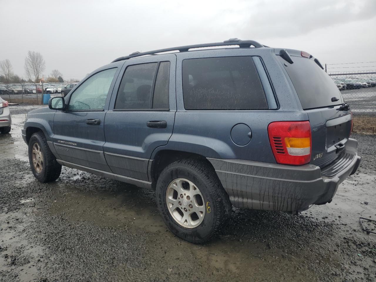 2001 Jeep Grand Cherokee - Image 2