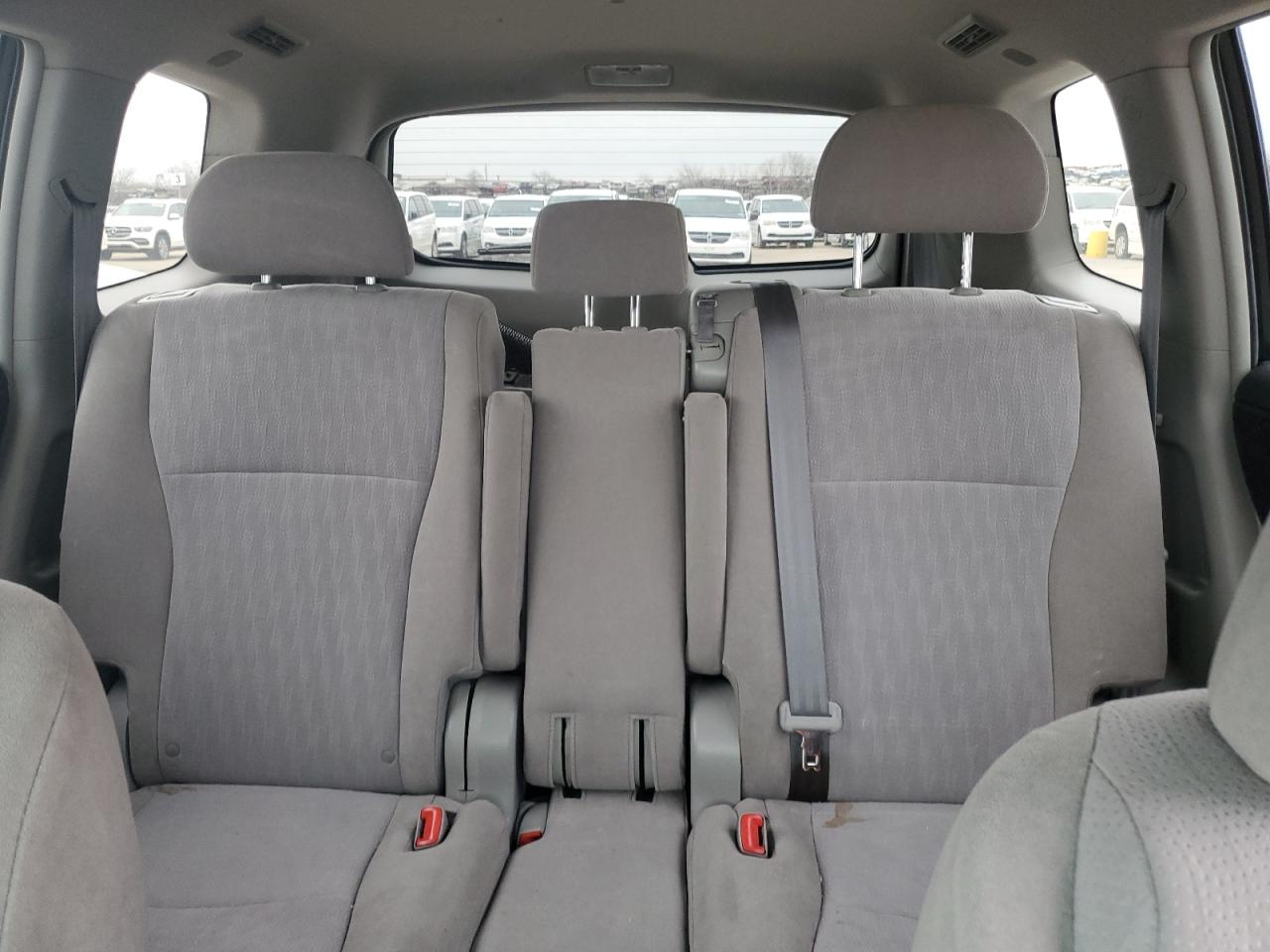 2011 Toyota Highlander - Image 10