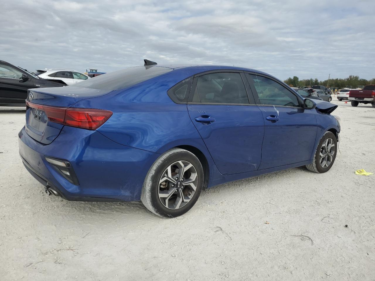2021 Kia Forte - Image 3