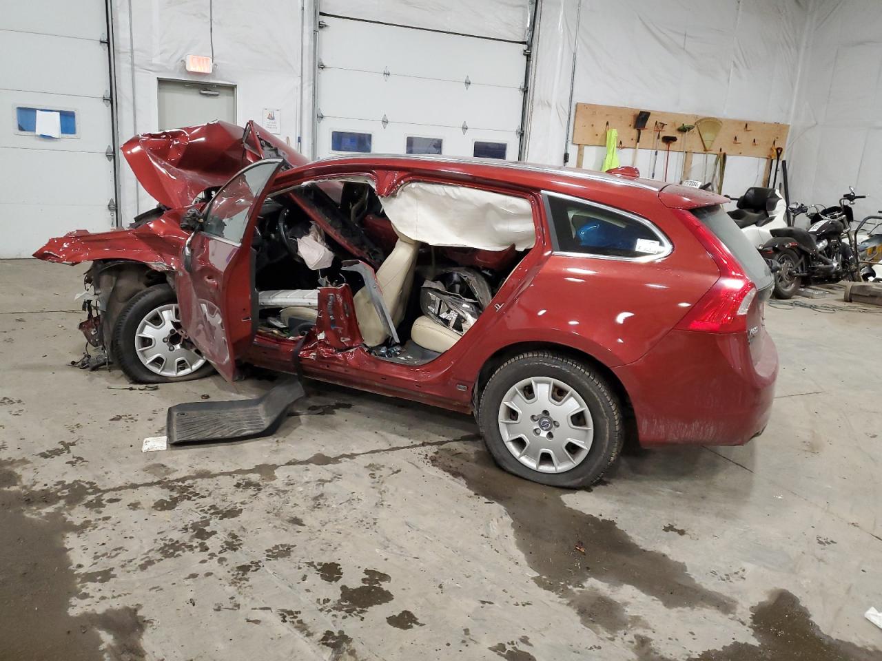 2017 Volvo V60 - Image 2