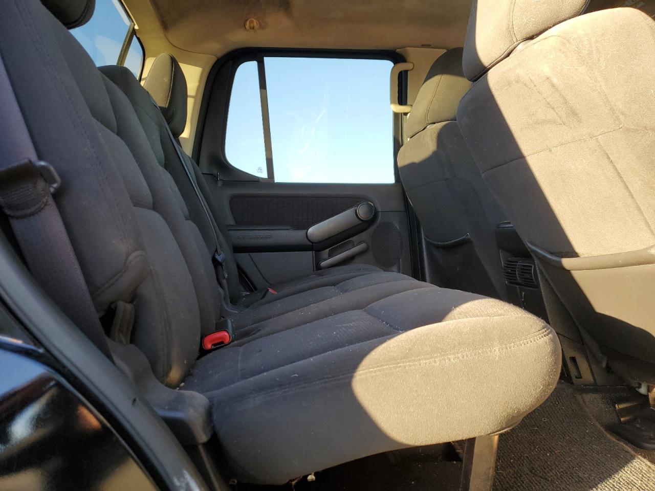 2010 Ford Explorer - Image 10