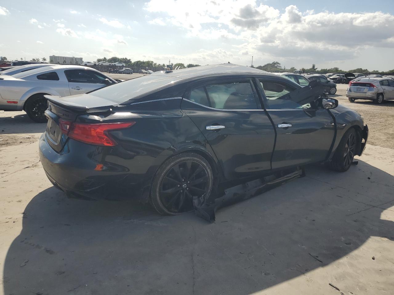 2018 Nissan Maxima - Image 3