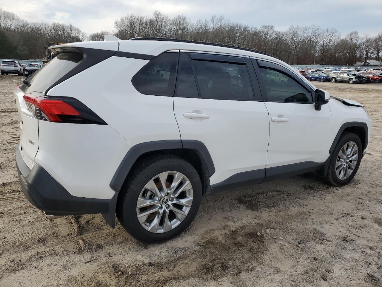 2019 Toyota RAV 4 - Image 3
