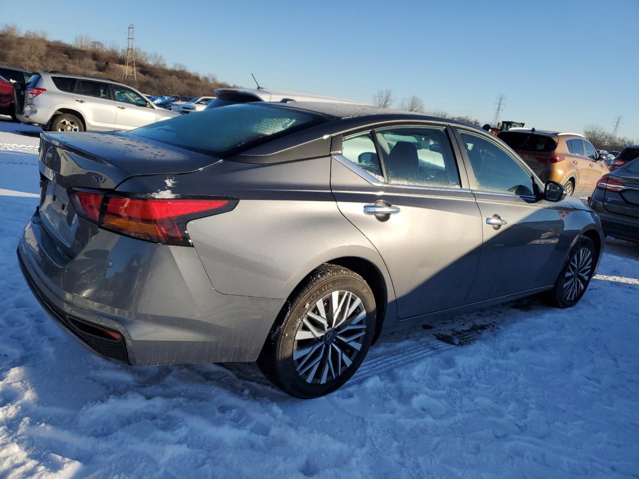 2024 Nissan Altima - Image 3